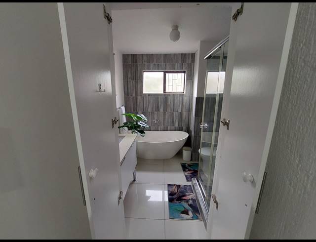 1 BEDROOM APARTMENT BLOCK FOR SALE IN BISLEY